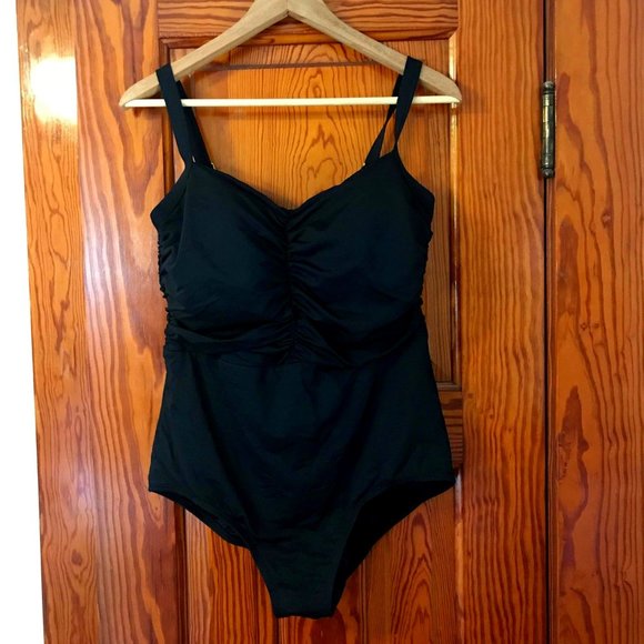 D-Cup Chlorine Resistant Tummy Control Sweetheart One Piece Swimsuit - Picture 1 of 8